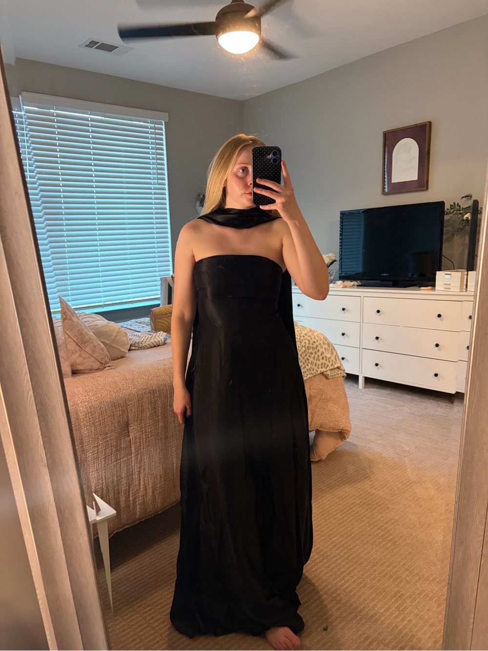 Hello Molly: Elegant Black Strapless Evening Gown